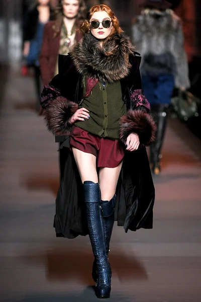 Look 7